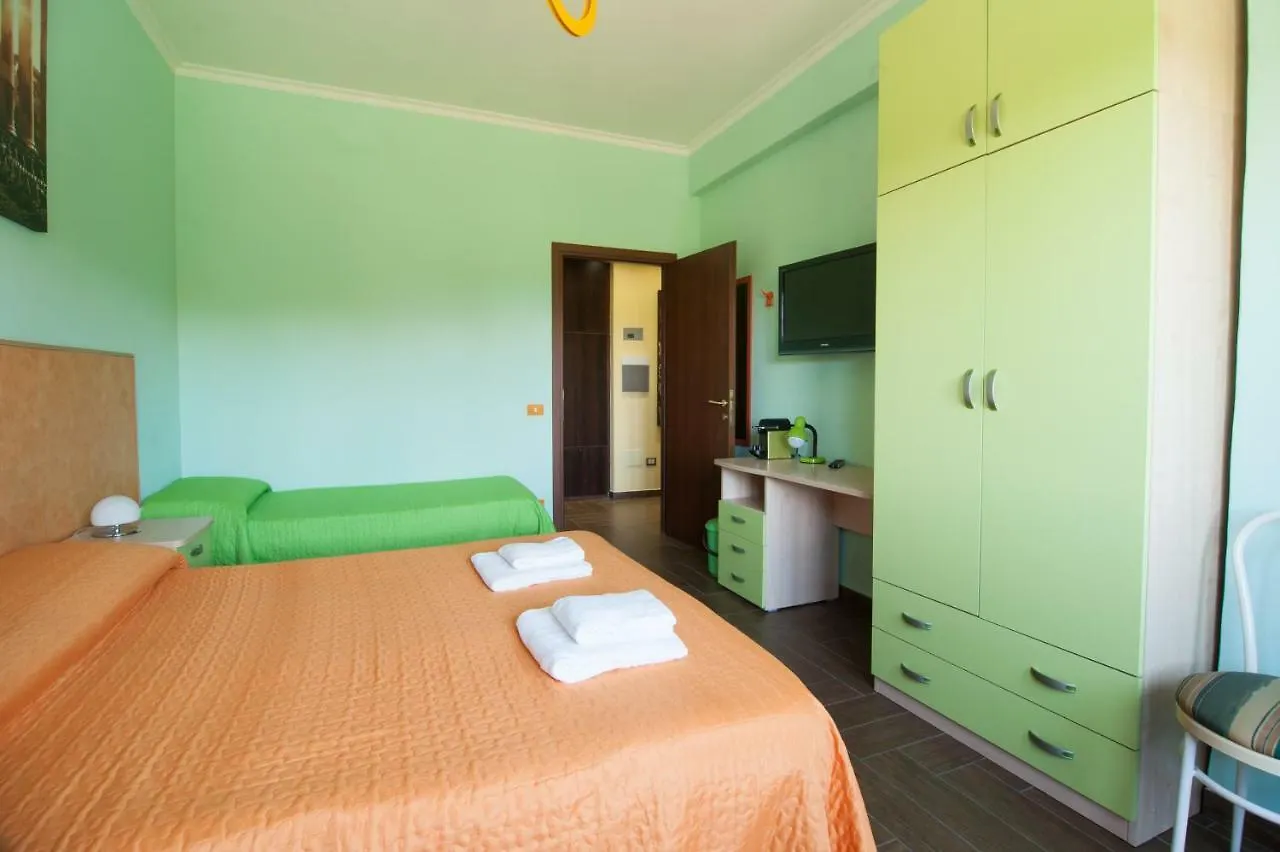 Hotel World Wide Bed - Prenestino Roma 0*,  Italia